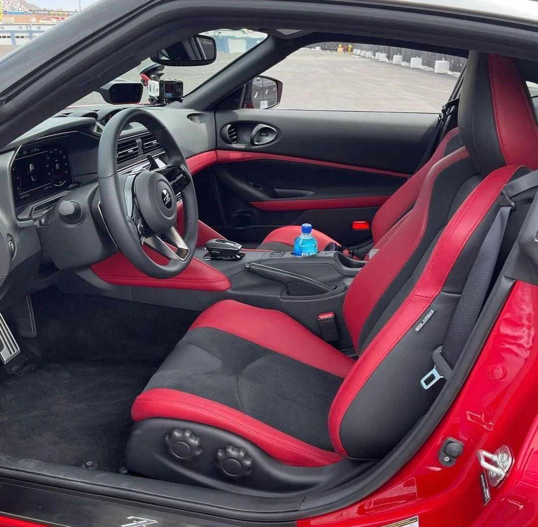 Nissan Z Passion Red Interior Red 2.webp