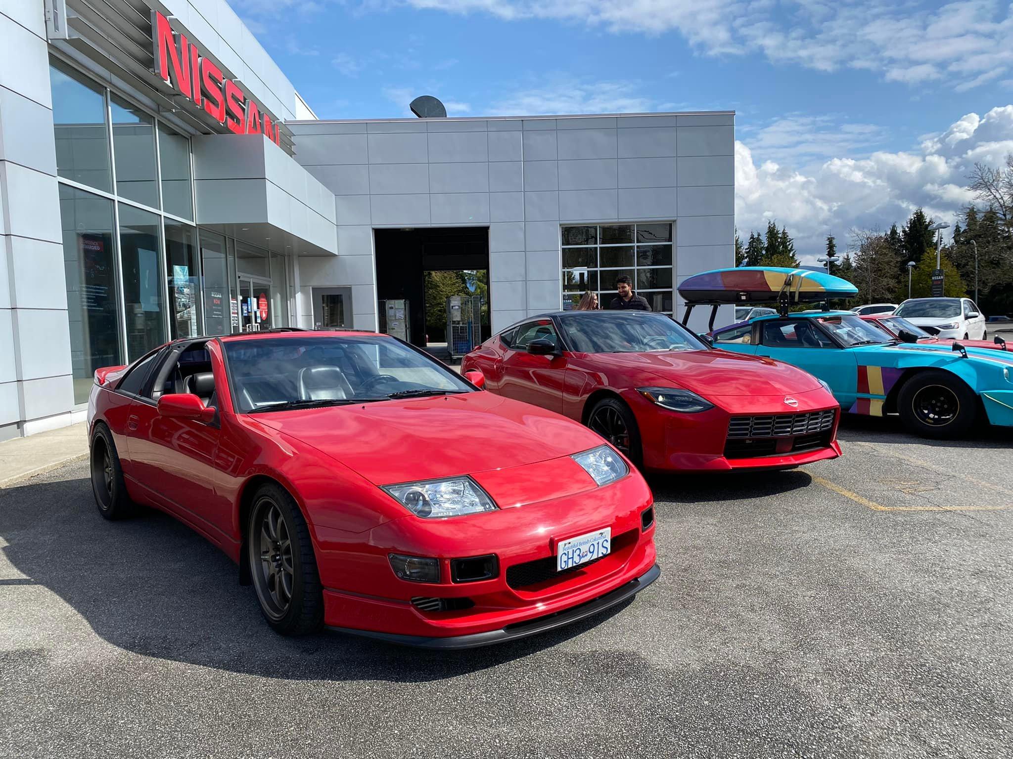 Passion Red Nissan Z vs 300ZX6.jpg