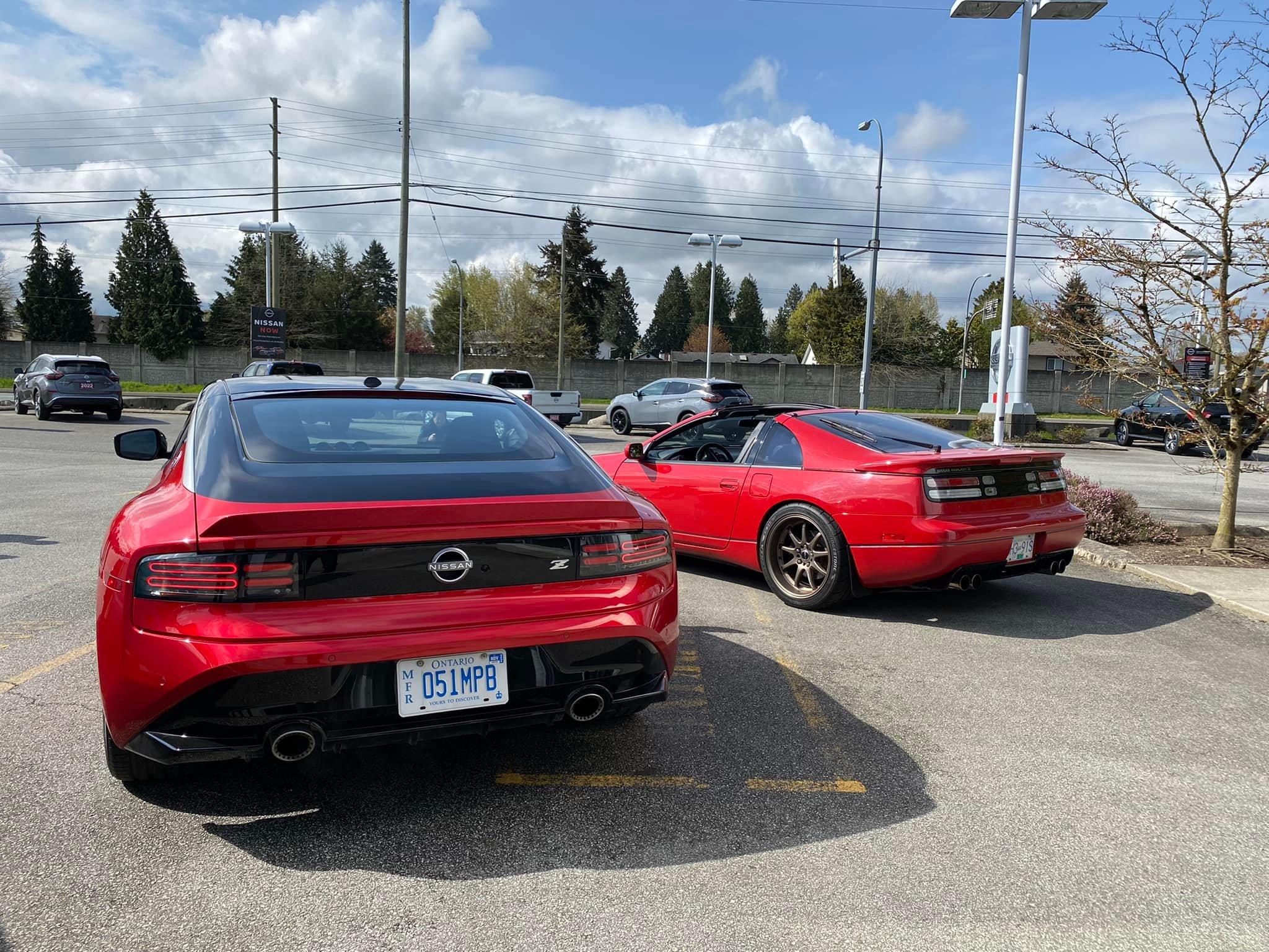Passion Red Nissan Z vs Red 300ZX | 2023+ Nissan Z Forum
