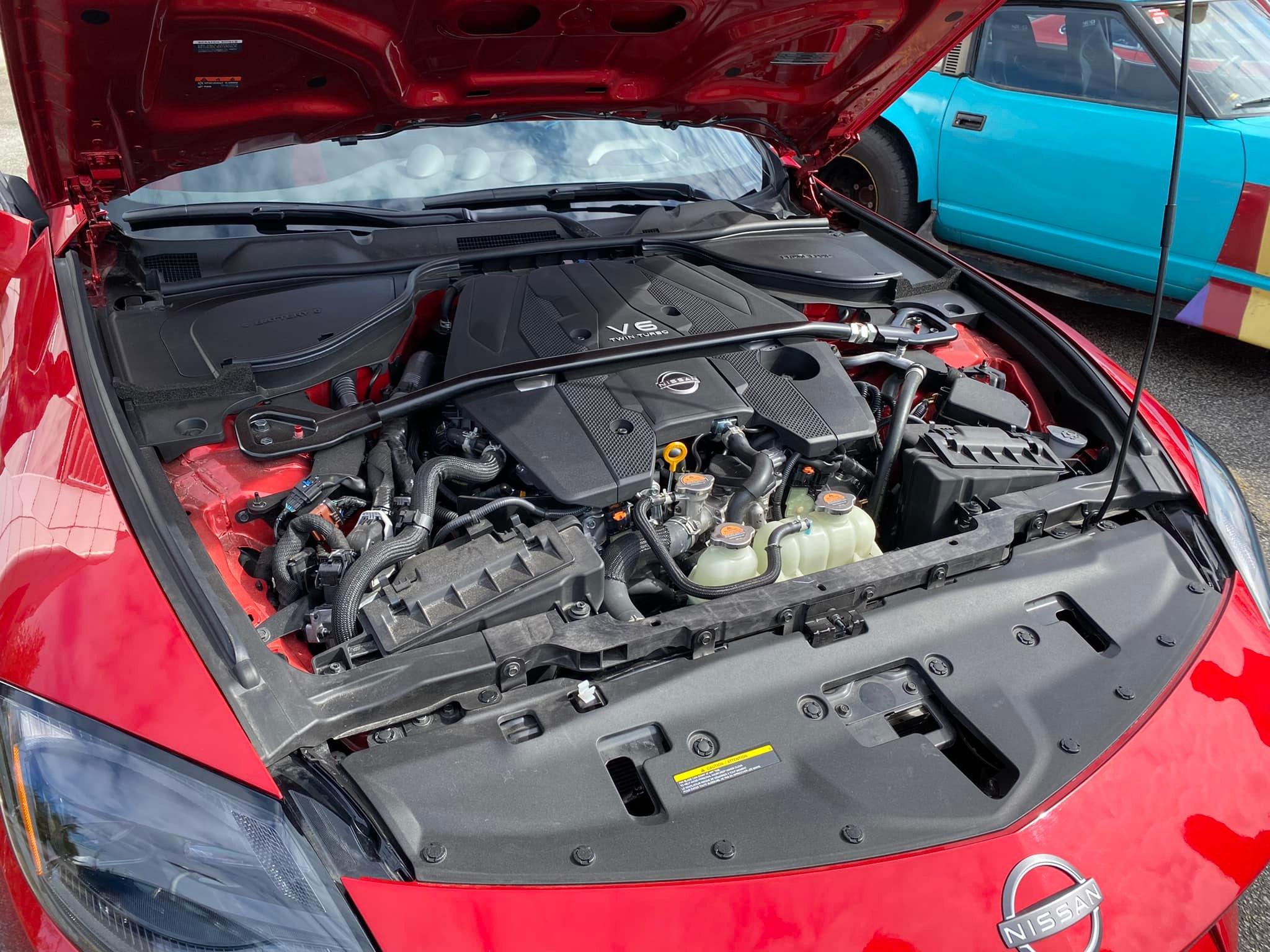 Passion Red Nissan Z vs 300ZX1.jpg