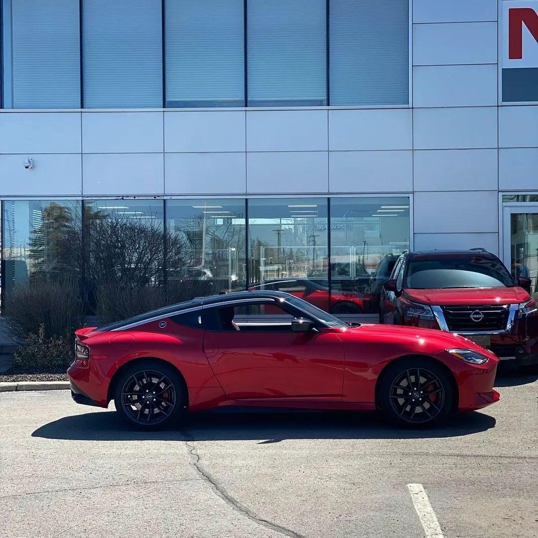 Passion Red Nissan Z exterior and interior 6.jpeg