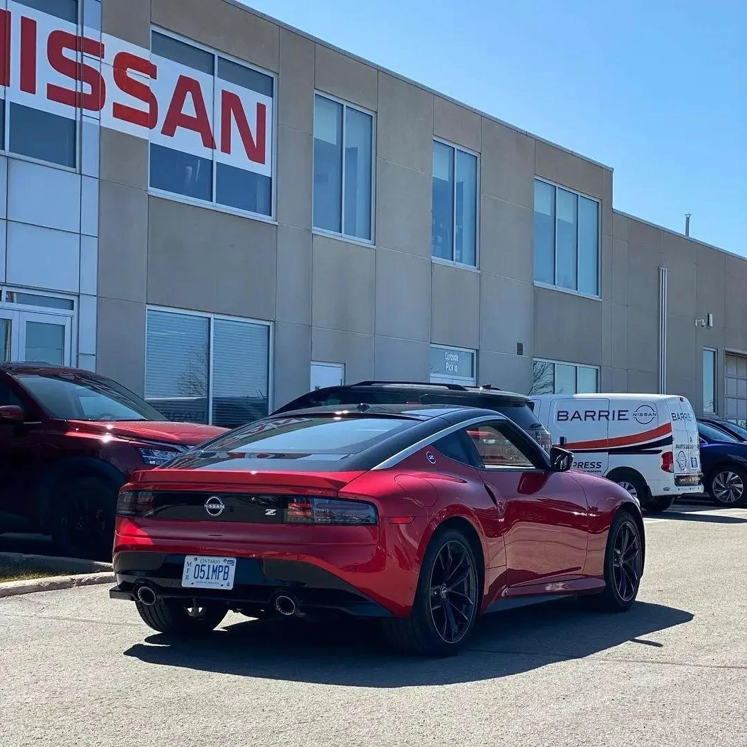 Passion Red Nissan Z exterior and interior 1.webp