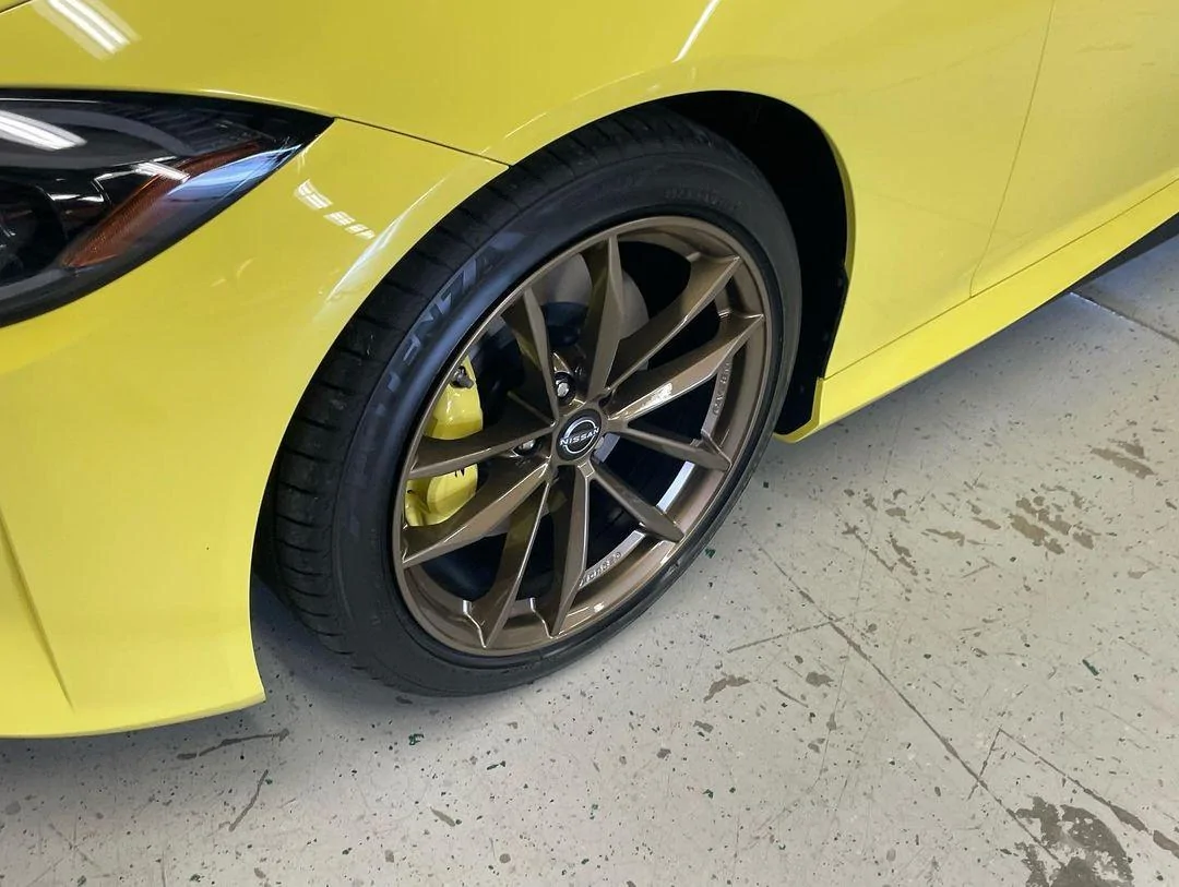 IKAZUCHI YELLOW Nissan Z proto trim2.jpg