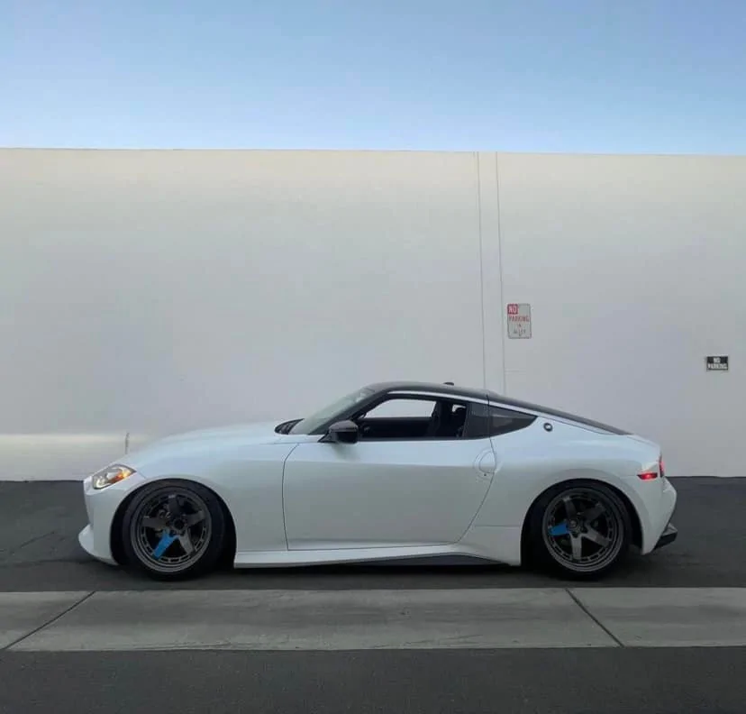 Everest White Nissan Z.webp