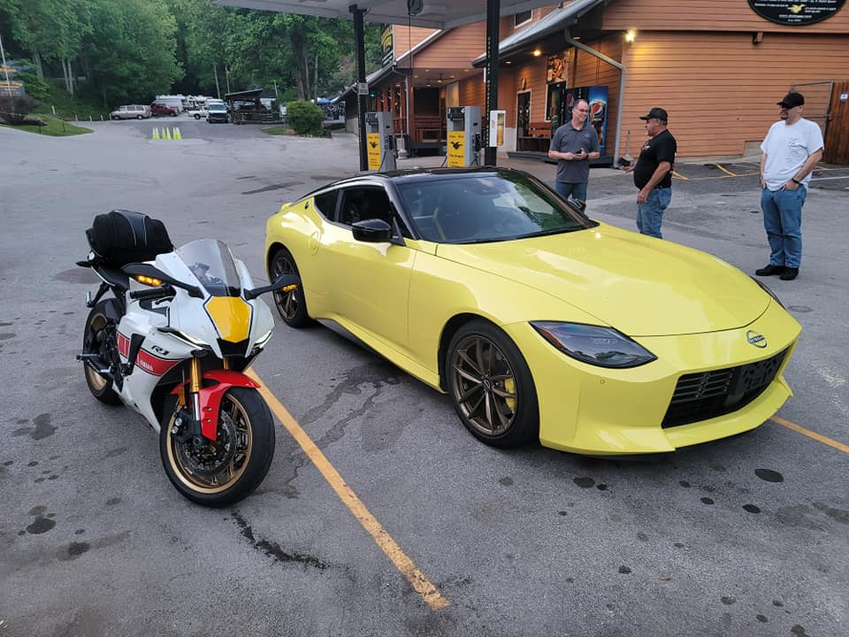 Ikazuchi Yellow Nissan Z 7.jpg