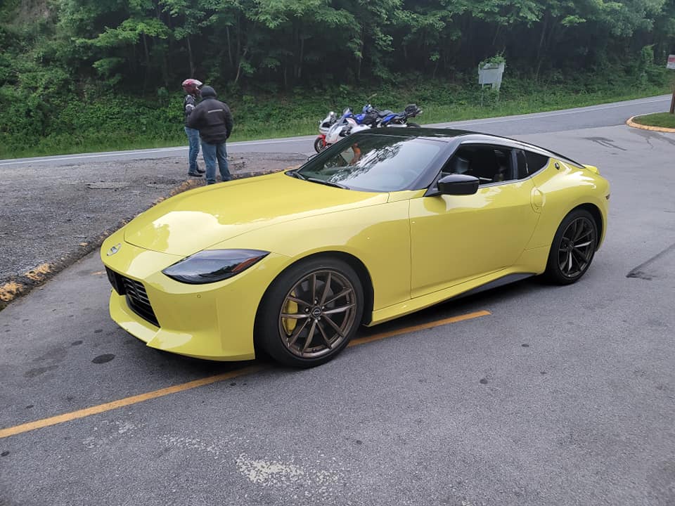 Ikazuchi Yellow Nissan Z 1.jpg