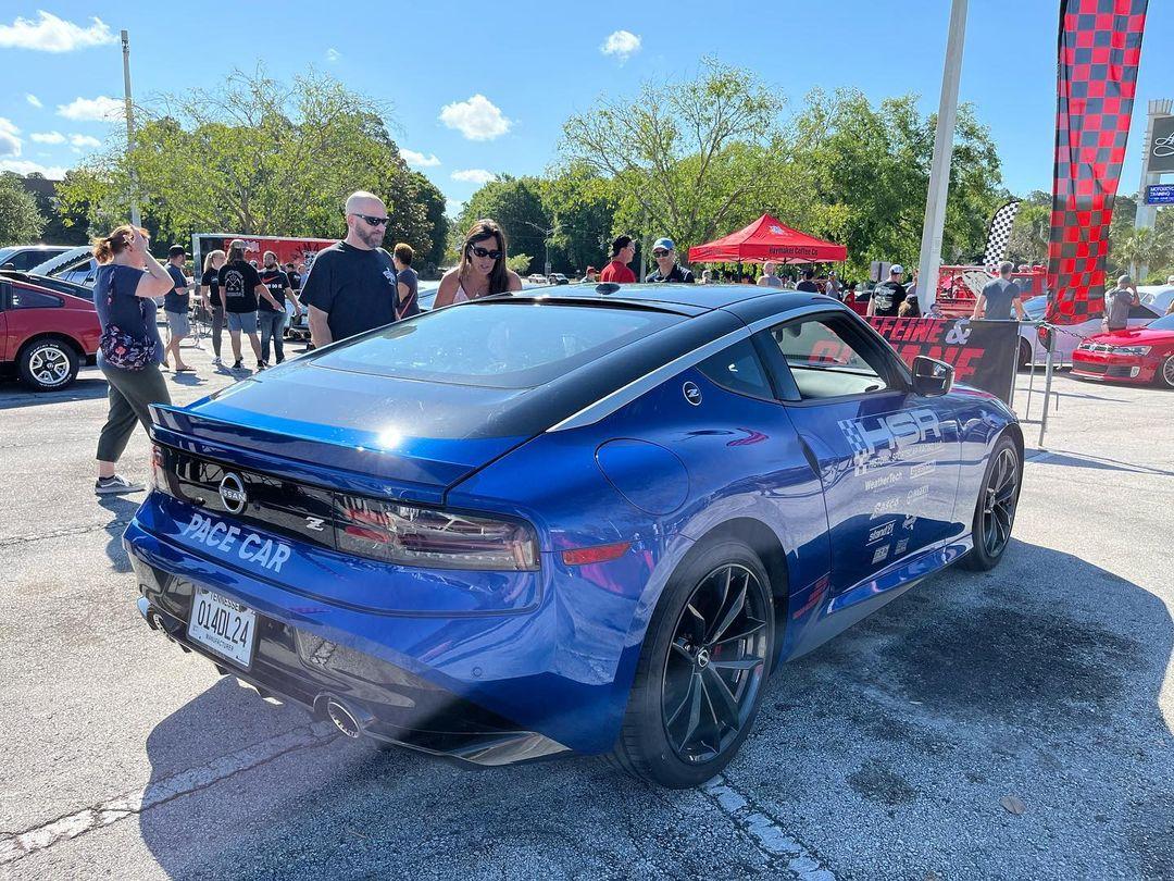Seriran Blue Nissan Z a.jpg