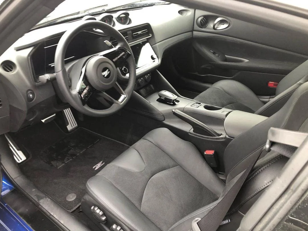 Seriran Blue Nissan Z 6.webp