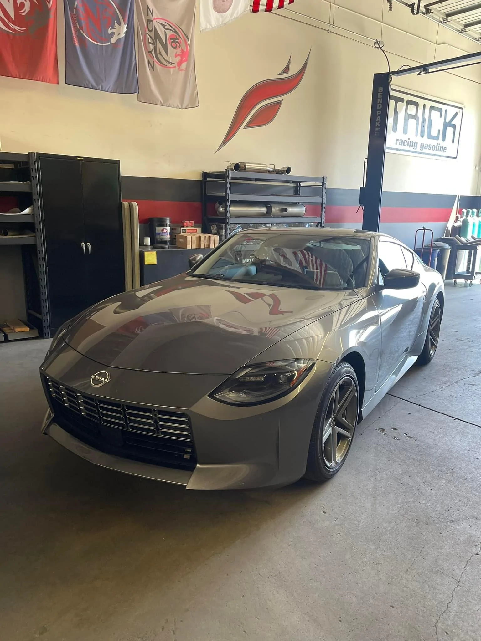 Gun Metallic Nissan Z photo.webp