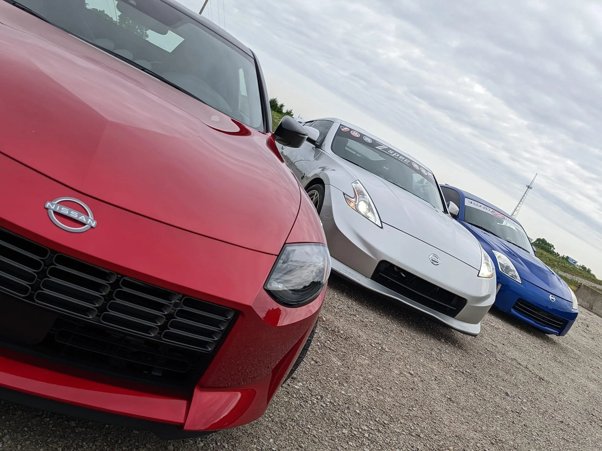 参考写真① 2023 Nissan Z vs 370Z, 350Z, 300ZX Group Photo Shoot | 2023+