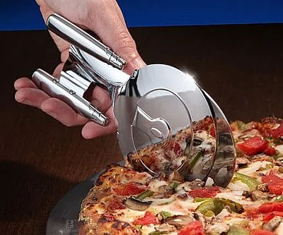star-trek-enterprise-pizza-cutter_400x333.webp