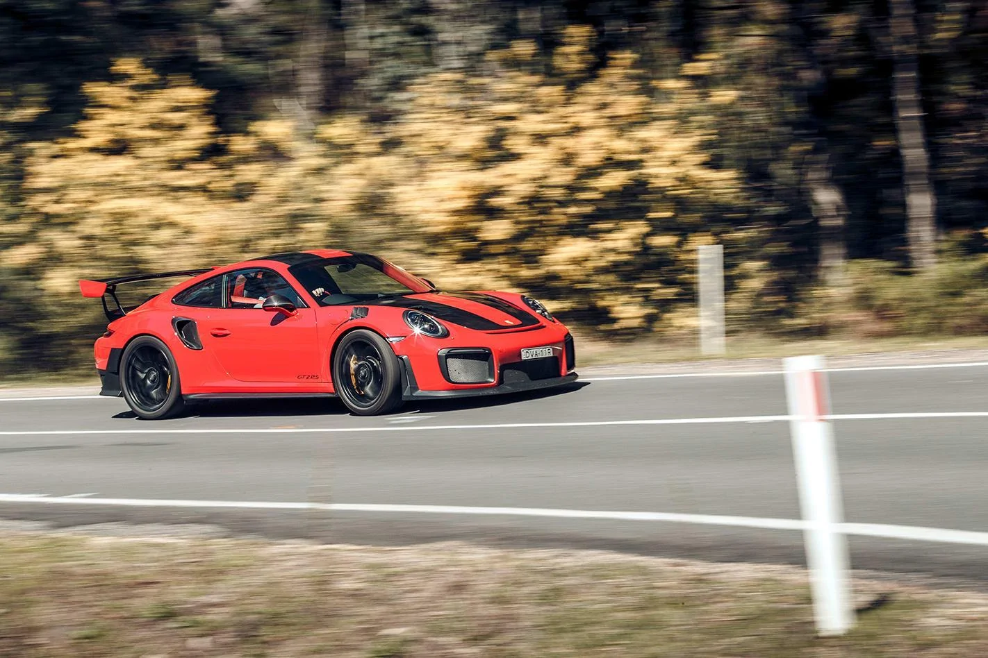 porsche-gt2-rs-stripe.jpg