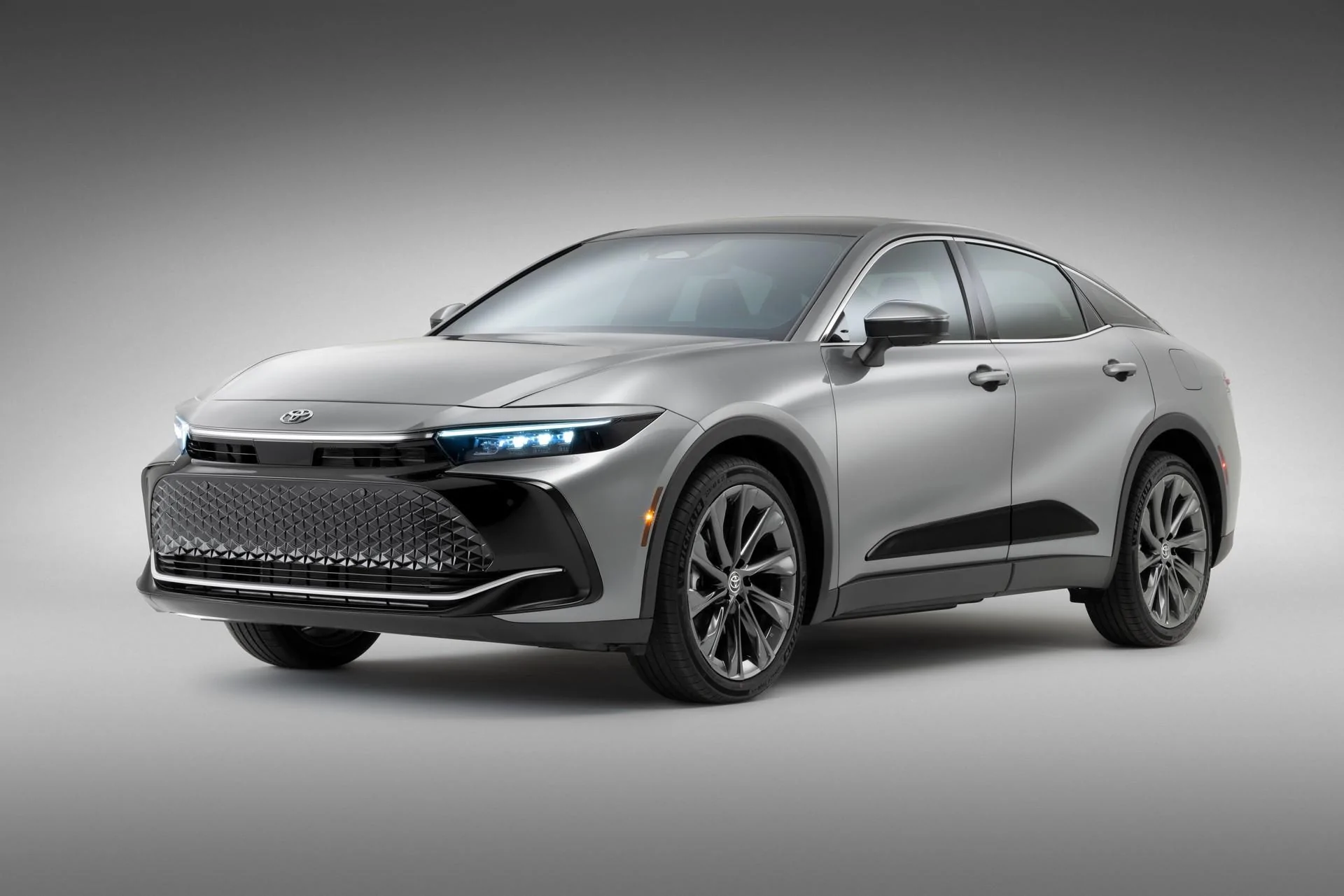 2023-Toyota-Crown-1-1.webp