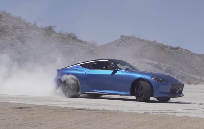 Nissan Z Hoonage (it does skids.)