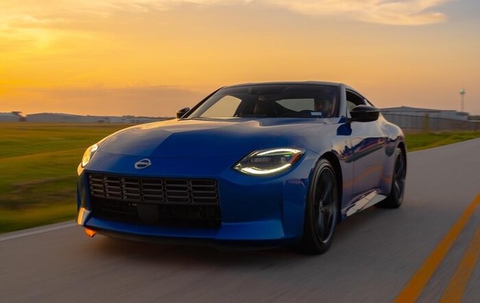 Photoshoot in my Blue Z. 📸📸📸
